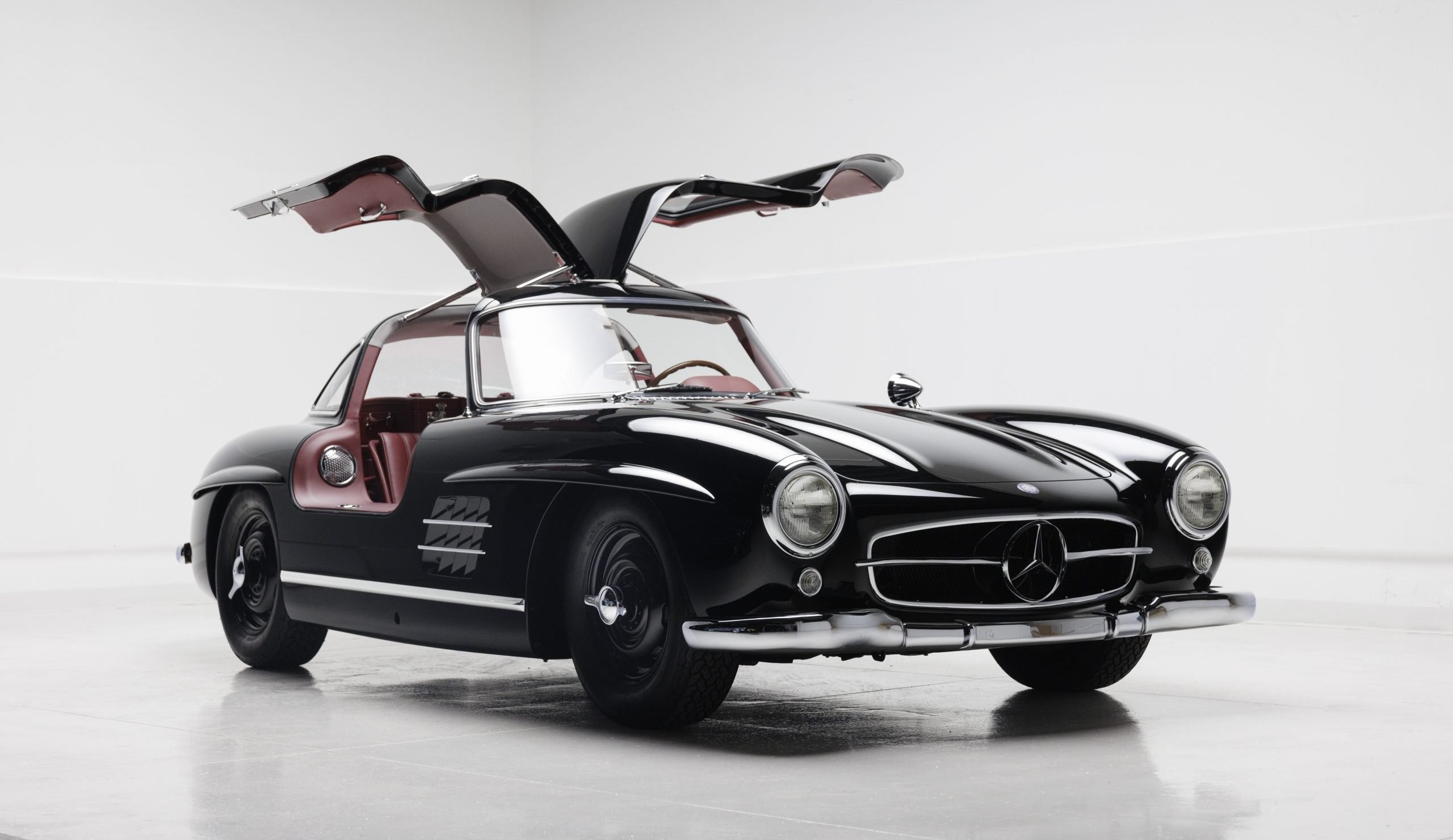Beautiful Detailing Done on old Mercedes
